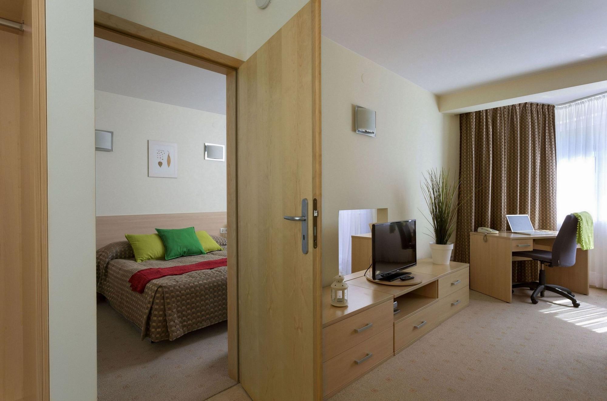 Apartamenty Media Park Варшава Екстер'єр фото