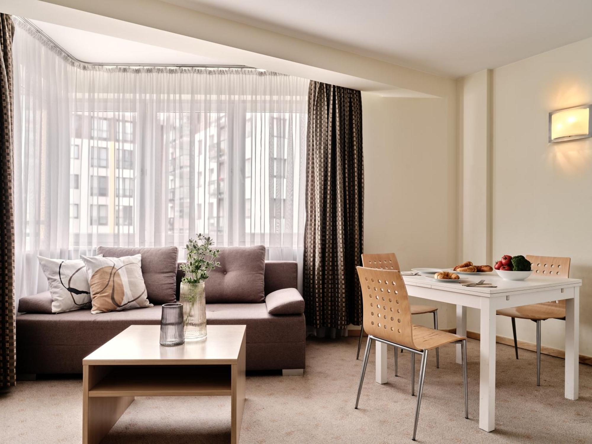 Apartamenty Media Park Варшава Екстер'єр фото